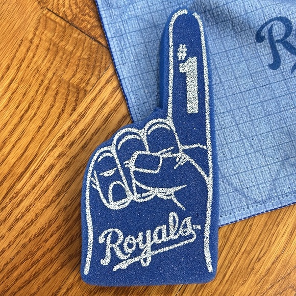 Kansas City Royals MLB ALDS Postseason baseball fan bundle, rally towel, cups - Picture 7 of 15